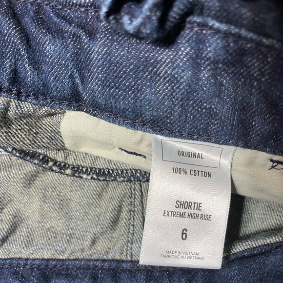 Express jean shorts size 6 - Picture 5 of 6